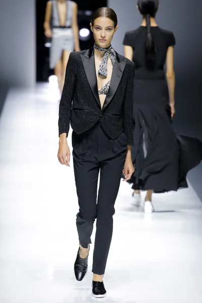 Look 11